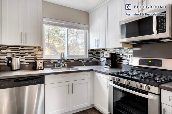 Photo - 710 Laurel Ave Unit FL2-ID1148