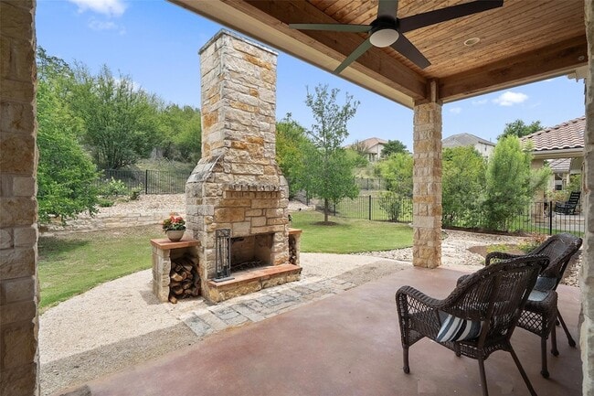 Photo - 209 Maxwell Way