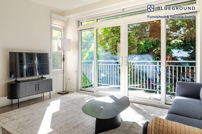 Building Photo - 2400 W El Camino Real Unit SI FL4-ID1833