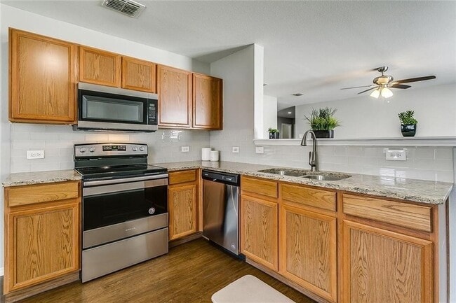 Photo - 909 Poncho Ln