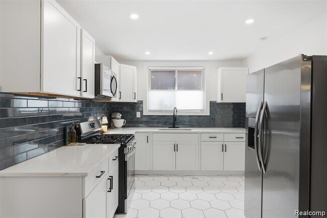 Photo - 4612 Balfour Rd