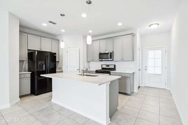 Photo - 260 Brandon Lks Dr