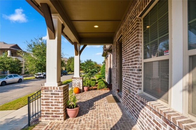 Photo - 4301 Meadow Hawk Dr