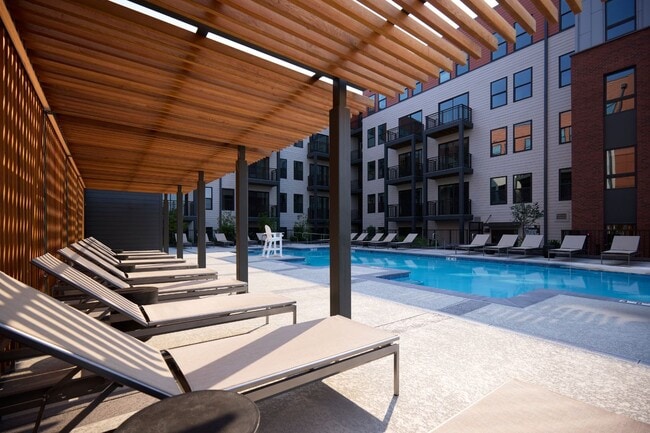 Photo - Broad & Washington