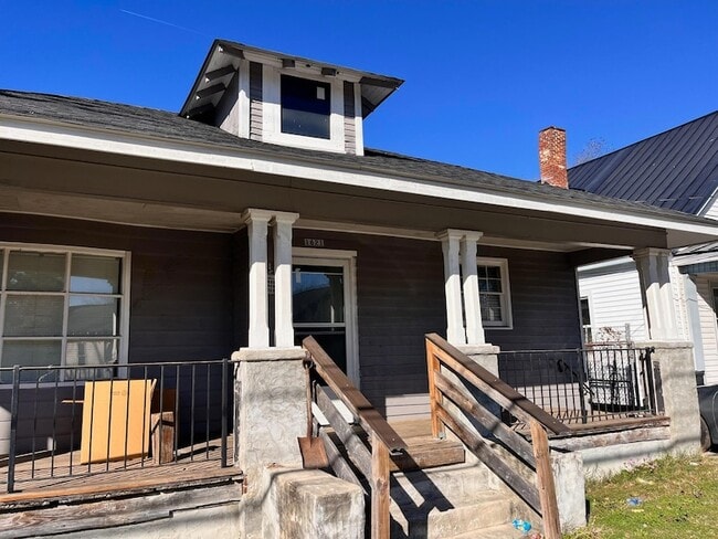 Building Photo - 1621 12th St