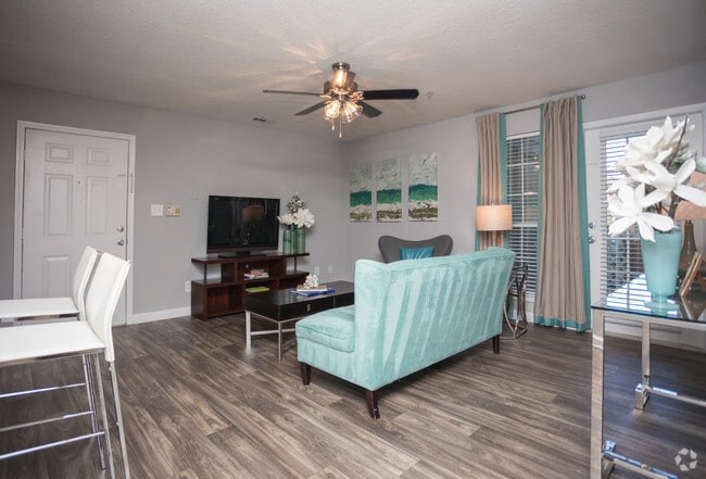 2BR, 2BA - 1,155 SF - Emerge Oakcrest