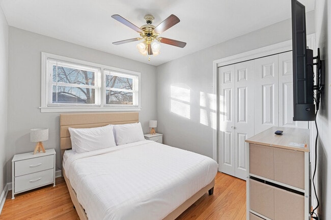 Photo - 3457 Main St Unit SI ID1372971P