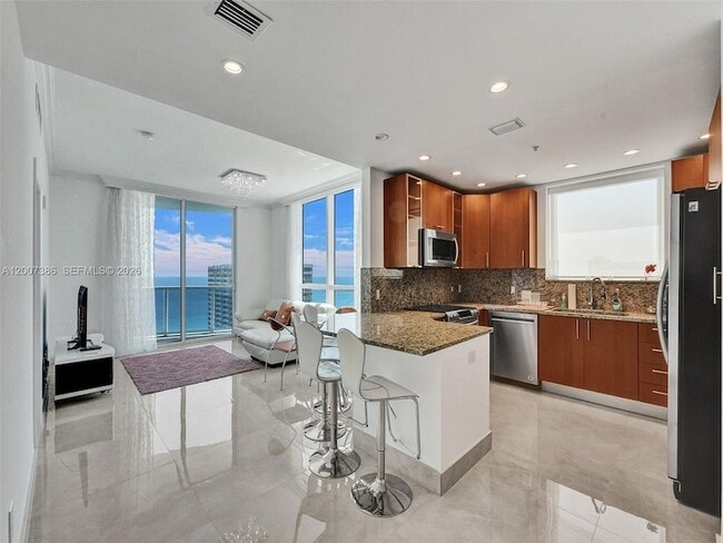 Building Photo - 1945 S Ocean Dr Unit 2101