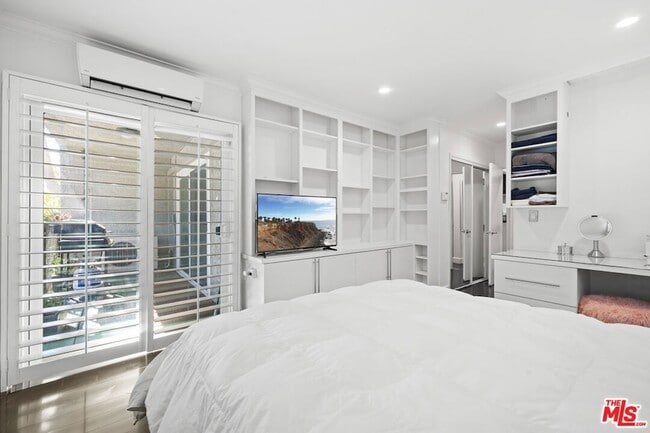 Photo - 9005 Cynthia St Unit 208