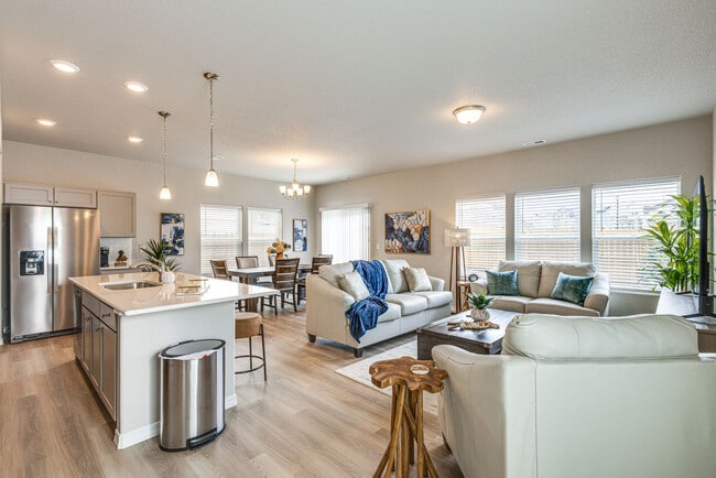 Building Photo - 8458 Blue Feather Lp Unit SI ID1546213P