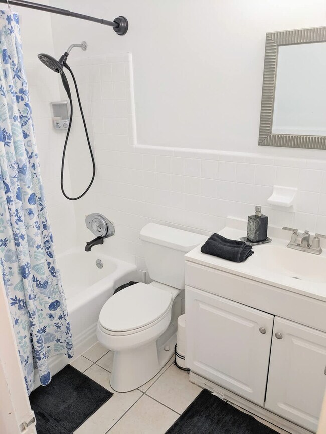 Photo - 2225 NE 14th Ave Unit ID1056359P