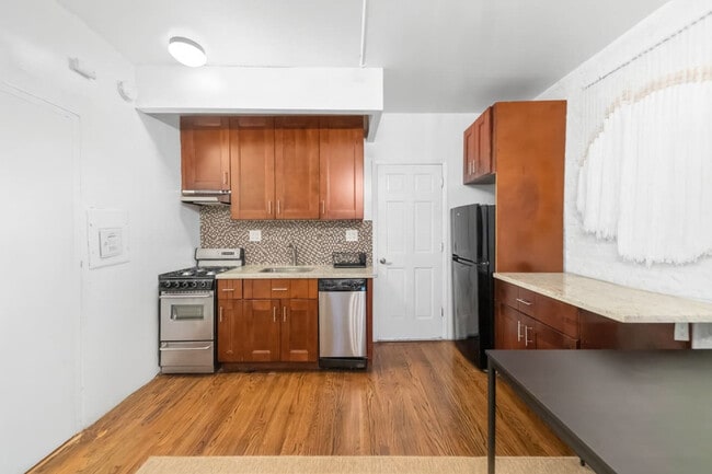 Building Photo - 156 W 15th St Unit SI ID1541853P