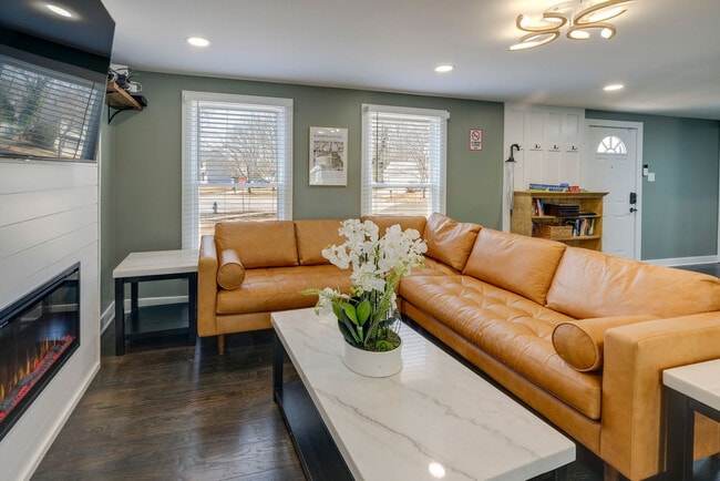 Building Photo - 500 Shelfar Pl Unit SI ID1546463P