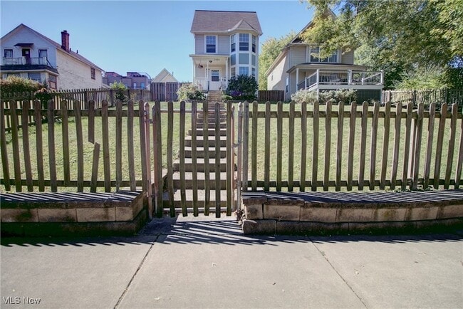 Building Photo - 2494 W 7th St