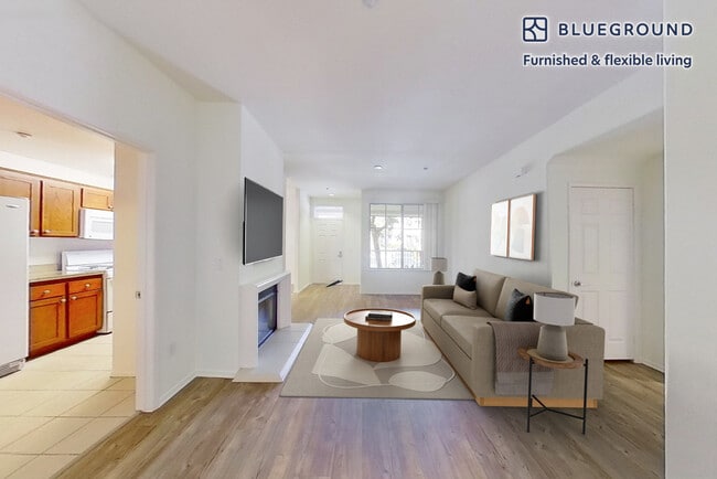 Building Photo - 29128 Oak Creek Ln Unit FL2-ID10503A