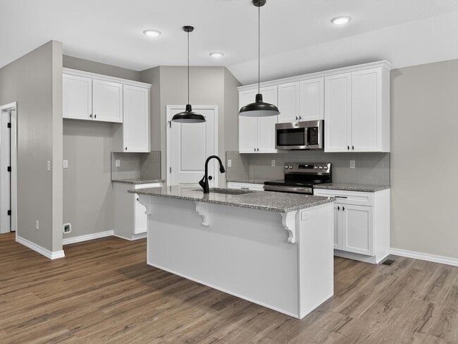 Photo - 595 Bailiwick Dr