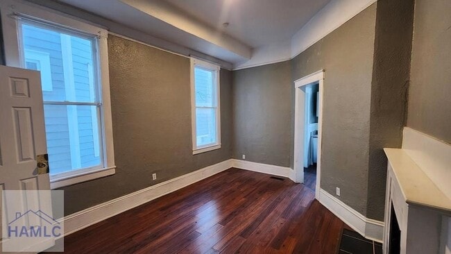 Photo - 826 E Duffy St