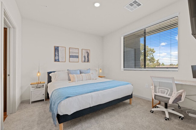 Photo - 711 W Broadway Rd Unit ID1366976P