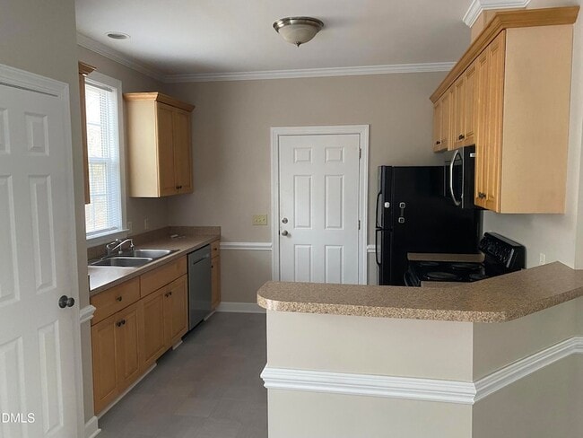 Photo - 7212 Deer Brook St