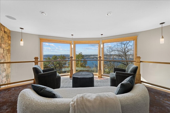 Photo - 1248 WI-35 Unit ID1337488P