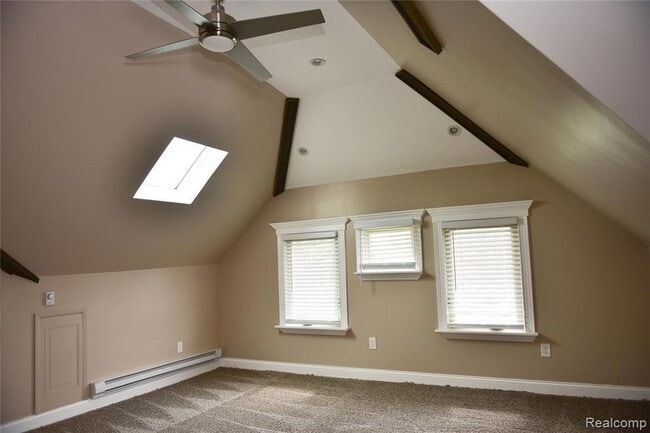 Photo - 3716 Lincoln St Unit 5