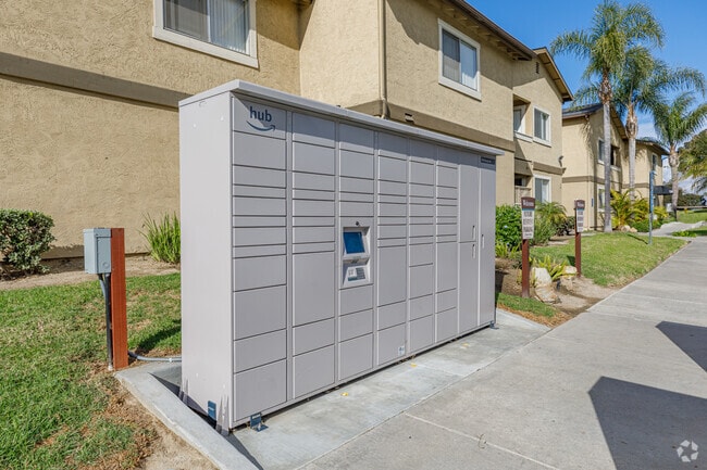 Amazon Hub - Wintergreen