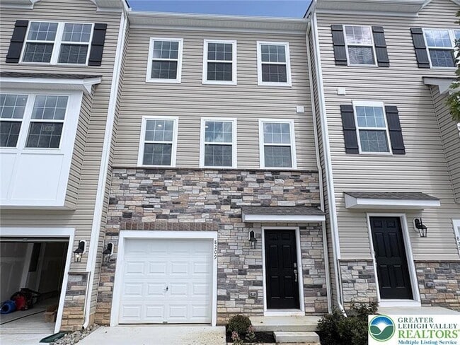 Building Photo - 8209 Brodie Ct