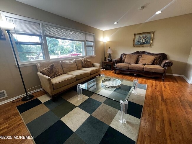 Photo - 50 Whalepond Rd