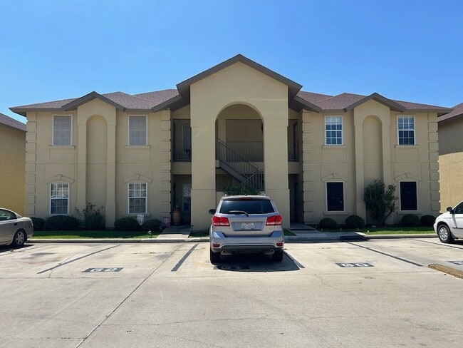 Building Photo - 9804 Cantera Ct Unit 60