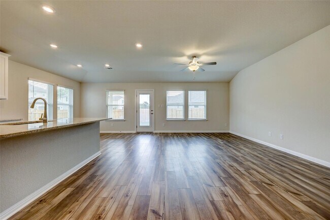 Photo - 201 Fairmeadow Downs Dr