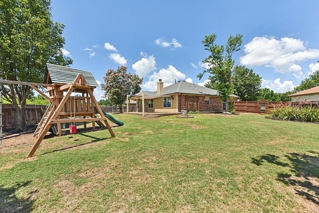 Building Photo - 217 Newport Landing Pl