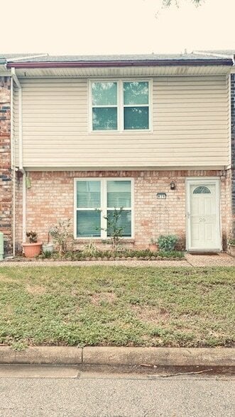 Building Photo - 1831 Sherwood Forest St Unit 28