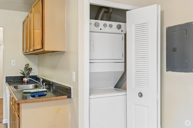 Den, 2BR, 2BA - 1,076SF - Laundry Closet - Cinnamon Run/Peppertree Farm