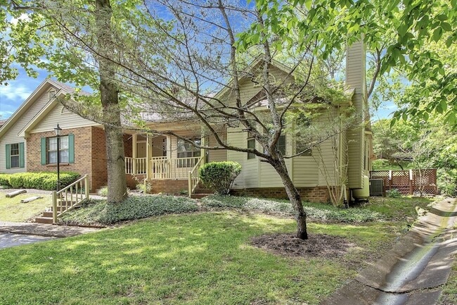 Photo - 816 Beazer Ln