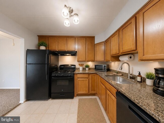 Photo - 2610 Indian Dr Unit 2B