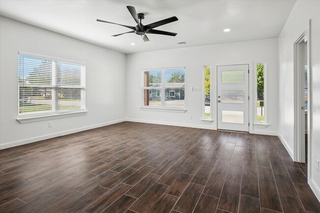 Photo - 329 S 2nd St