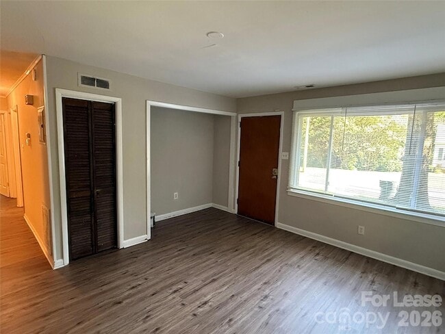 Photo - 807 E 4th Ave