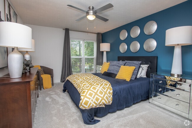 2BR, 2BA -1000SF - Broadleaf at Holcomb