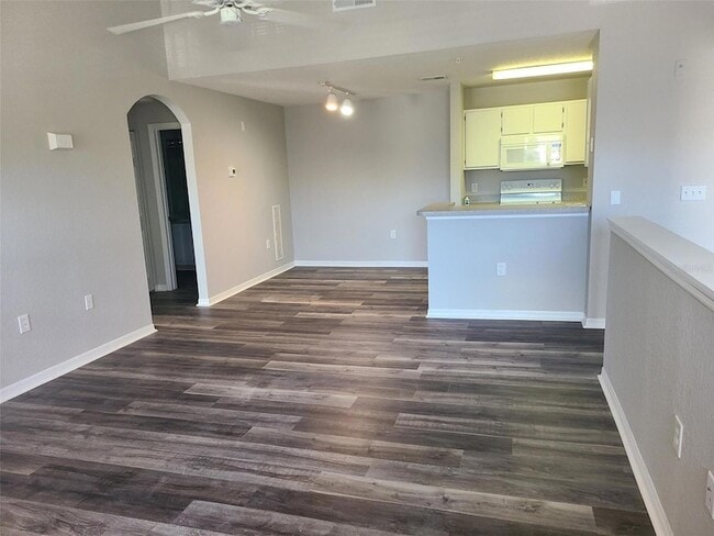 Photo - 8933 Manor Loop Unit 202