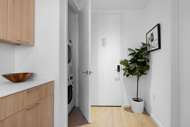 Photo - 466 Hudson Ave Unit FL27-ID1009990P