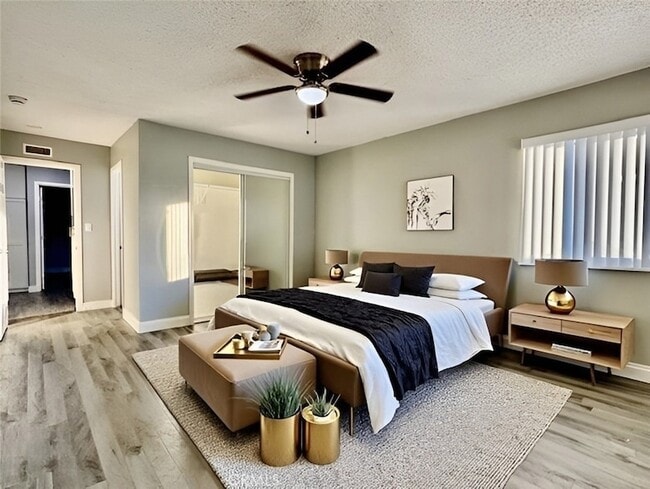 Photo - 17132 Emerald Ln Unit 4