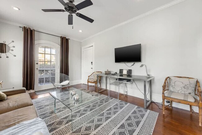 Photo - 536 Hawthorne Ln Unit FL1-ID1331013P