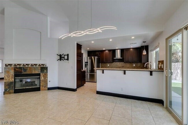 Photo - 240 Honeywood St