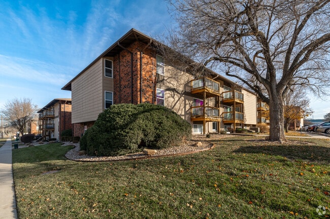 Building Photo - Eastgate Apartments