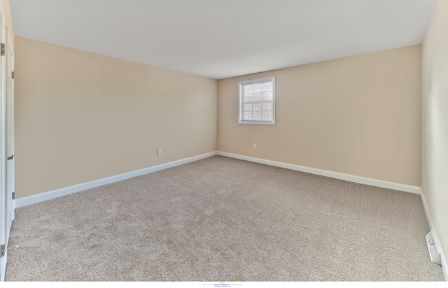 Woods Edge - Bedroom - Woods Edge