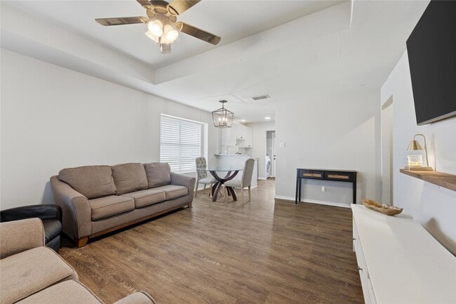 Photo - 904 Overlook Dr