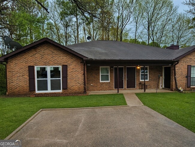 Building Photo - 1086 Summer Brook Rd