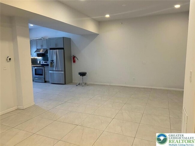 Photo - 134 S 3rd St Unit Apt B