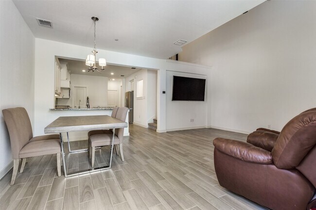 Photo - 2728 Shelby Dr