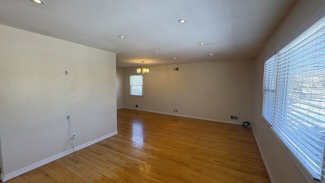 Photo - 86 Notre Dame Ave Unit 2